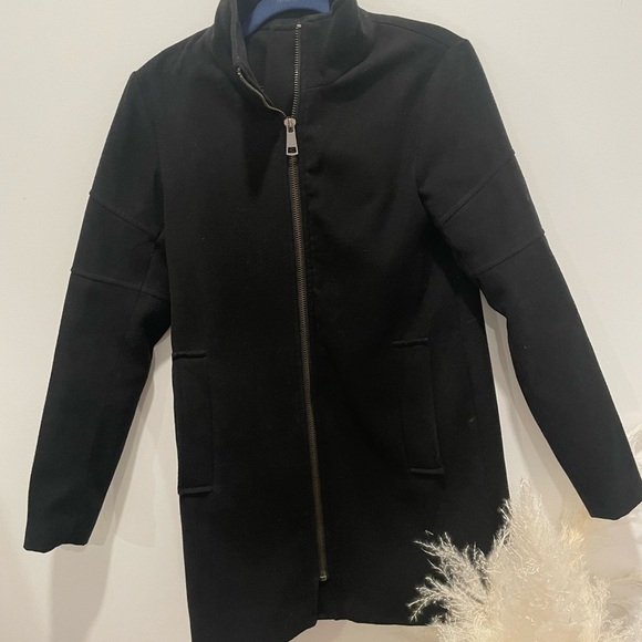 BLACK COAT  small - Picture 2 of 4